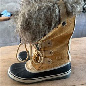 Sorel Tan and Black Fur-Lined Boots